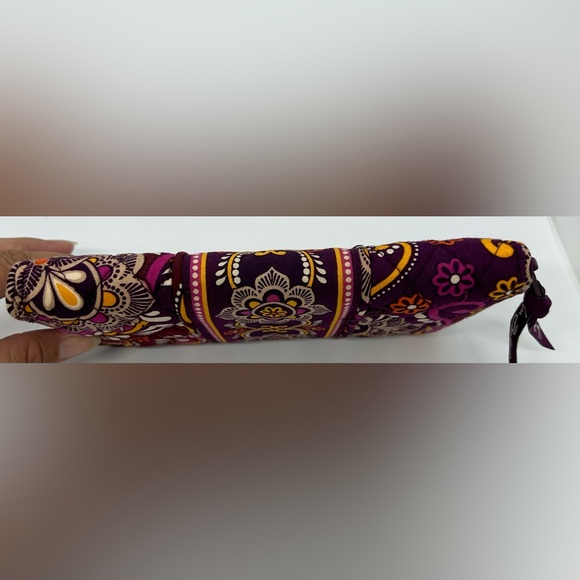 Vera Bradley Zippered Clutch Wallet in Retired Pattern “Safari Sunset.” - Picture 4 of 5
